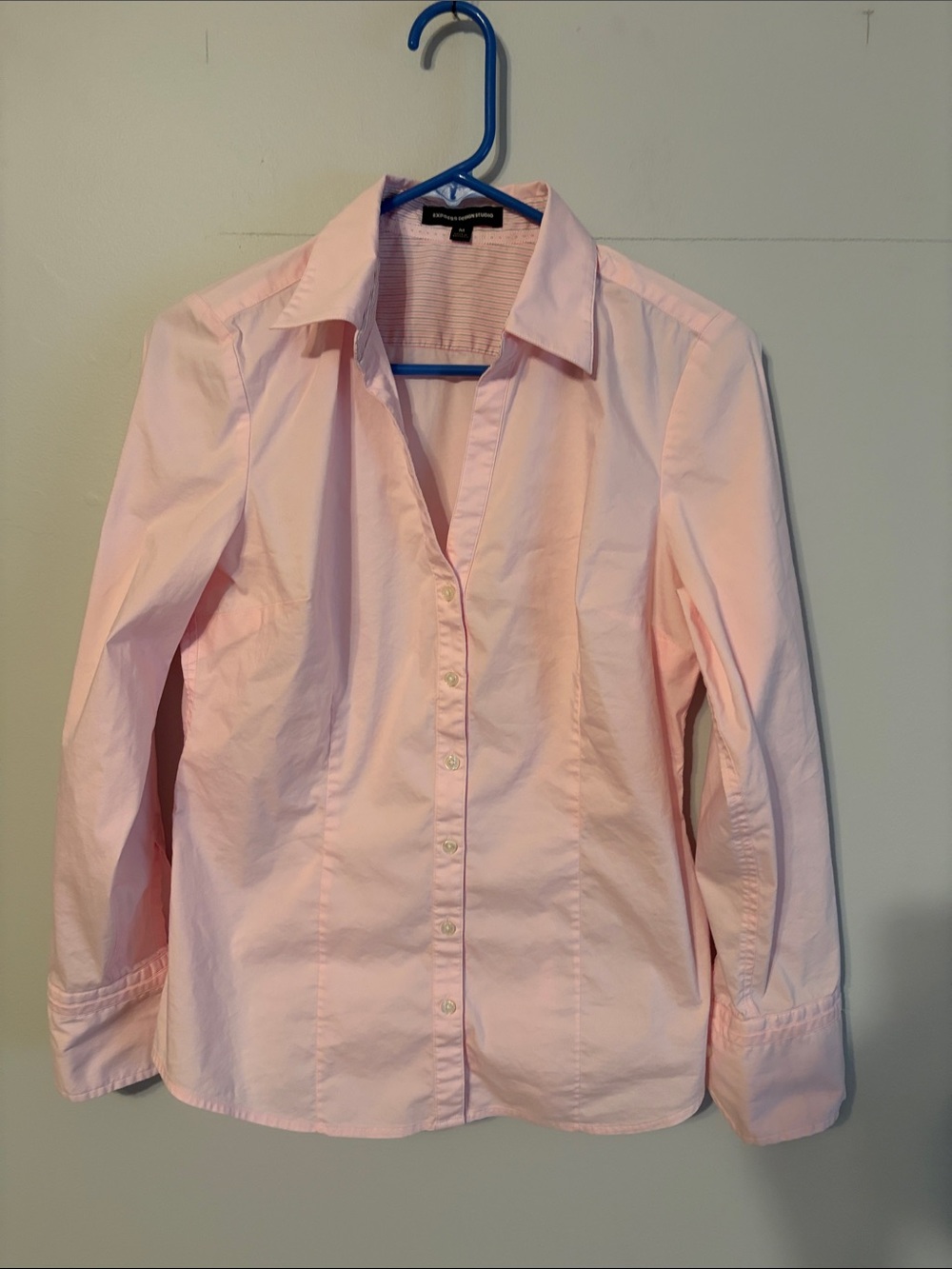 Express Design Studio Light Pink Button-Down Shirt. Stripe details. Med.